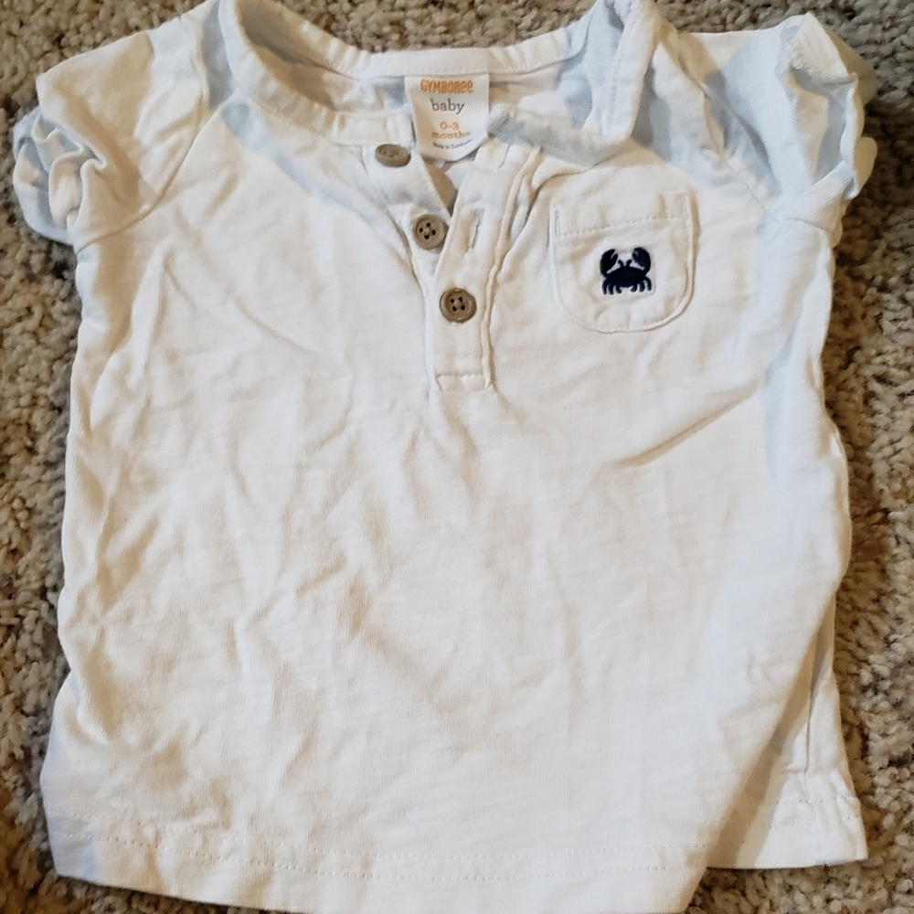 white gymboree Tshirt with buttons